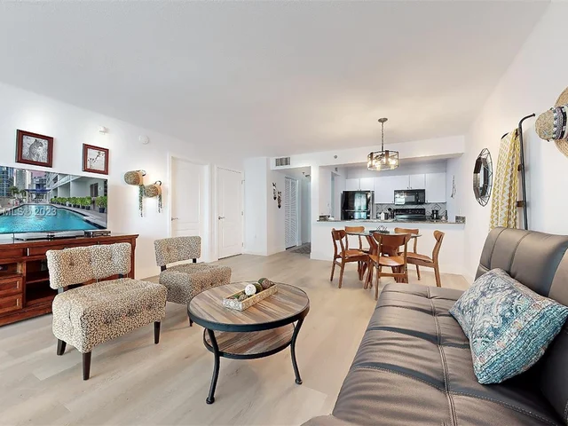 1200 Brickell Bay Dr # 3814, Miami FL 33131