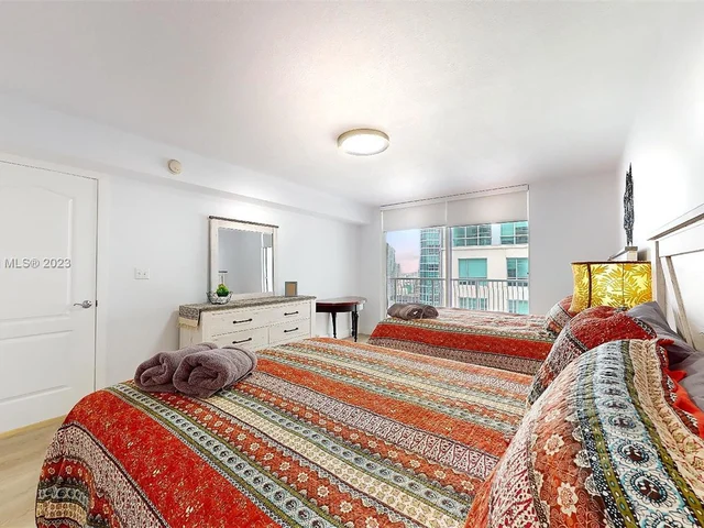 1200 Brickell Bay Dr # 3814, Miami FL 33131