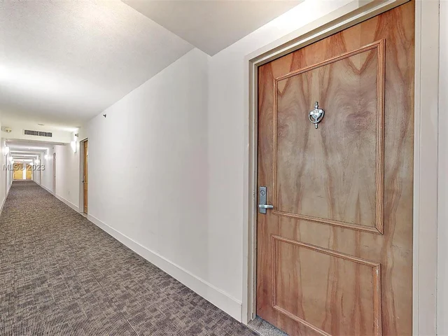 1200 Brickell Bay Dr # 3814, Miami FL 33131