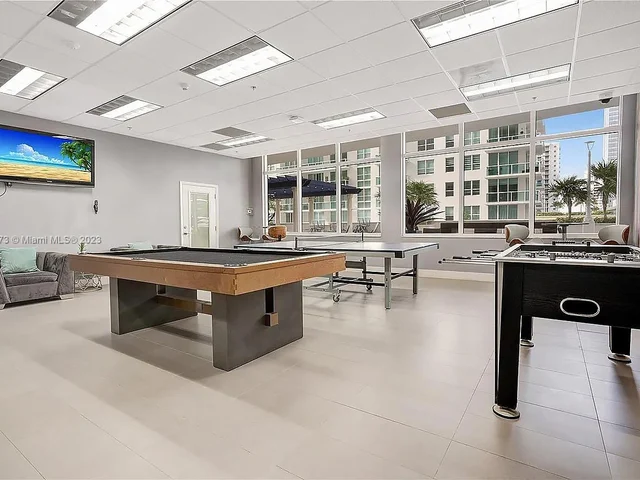 1200 Brickell Bay Dr # 3814, Miami FL 33131