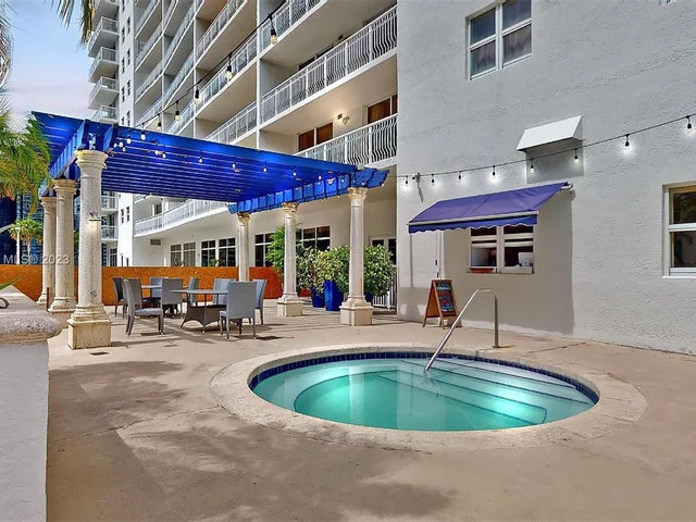 1200 Brickell Bay Dr # 3814, Miami FL 33131