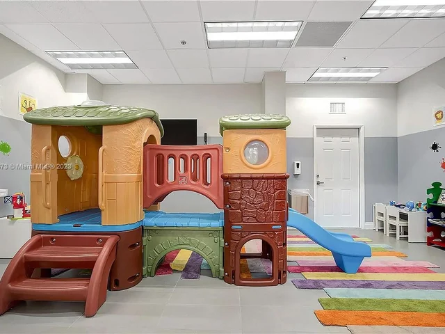 1200 Brickell Bay Dr # 3814, Miami FL 33131