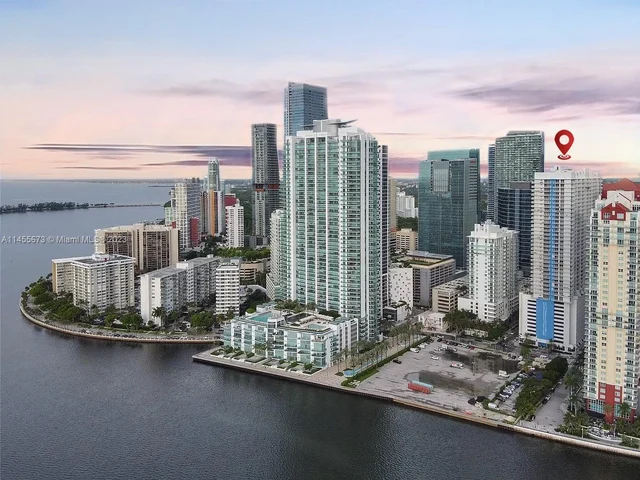1200 Brickell Bay Dr # 3814, Miami FL 33131
