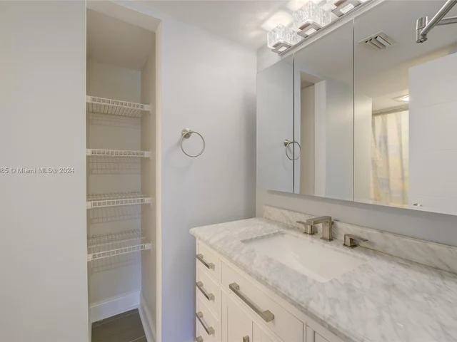 3031 N Ocean Blvd # 305, Fort Lauderdale FL 33308