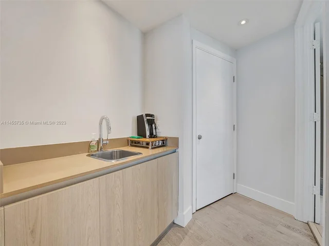 4111 S Ocean Dr, Hollywood FL 33019