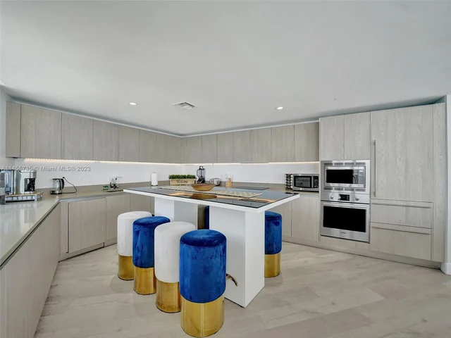 4111 S Ocean Dr, Hollywood FL 33019