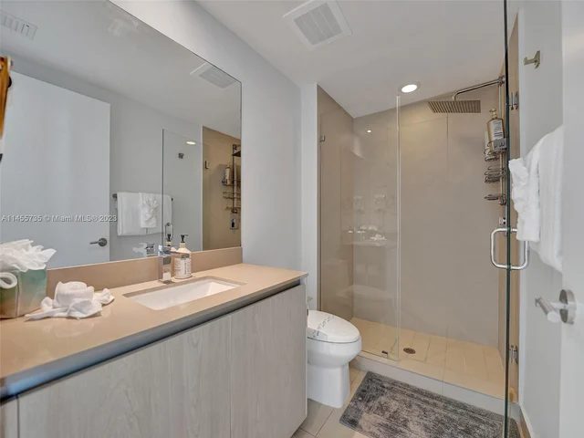 4111 S Ocean Dr, Hollywood FL 33019