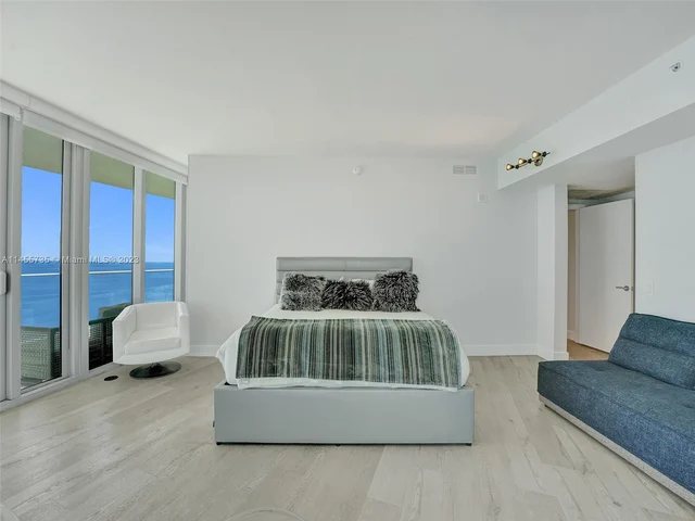 4111 S Ocean Dr, Hollywood FL 33019