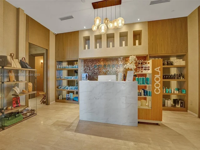 4111 S Ocean Dr, Hollywood FL 33019