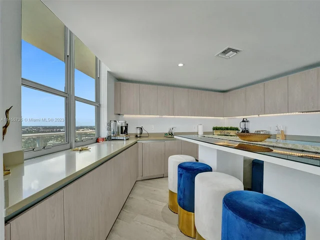 4111 S Ocean Dr, Hollywood FL 33019