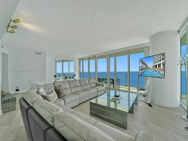 4111 S Ocean Dr, Hollywood FL 33019