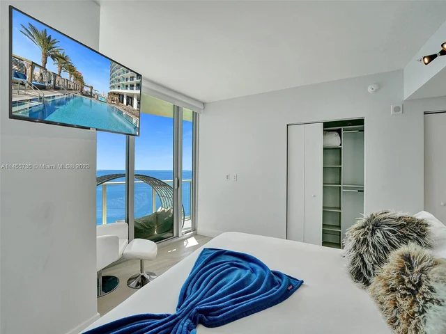 4111 S Ocean Dr, Hollywood FL 33019