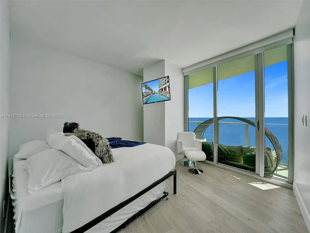 4111 S Ocean Dr, Hollywood FL 33019