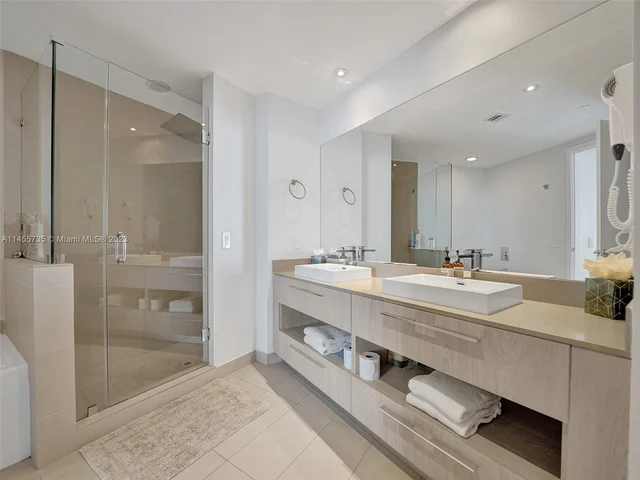 4111 S Ocean Dr, Hollywood FL 33019