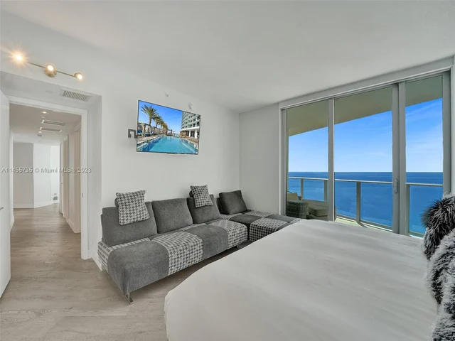 4111 S Ocean Dr, Hollywood FL 33019