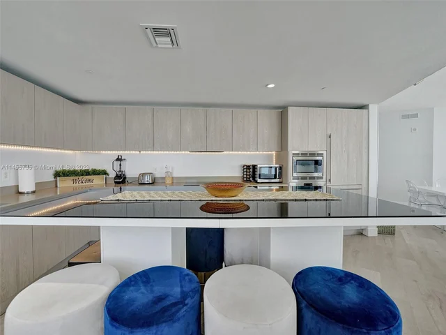 4111 S Ocean Dr, Hollywood FL 33019