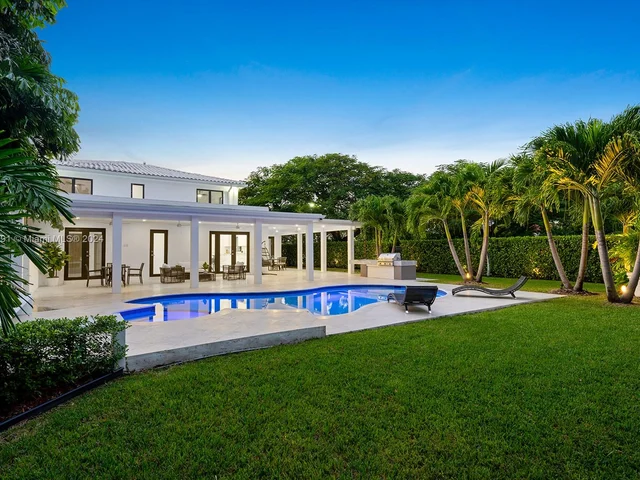 2225 Meridian Ave, Miami Beach FL 33139