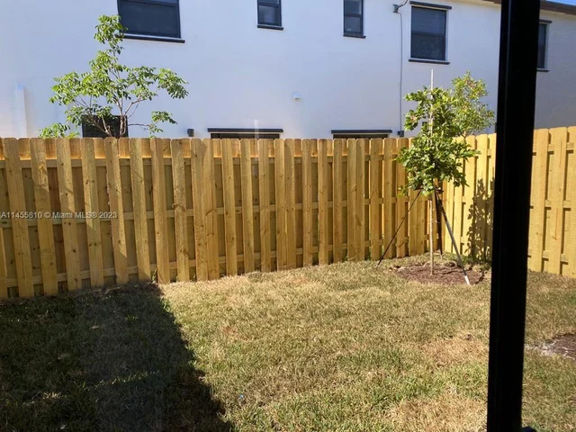 21416 NE 3rd Path # 21416, Miami FL 33179