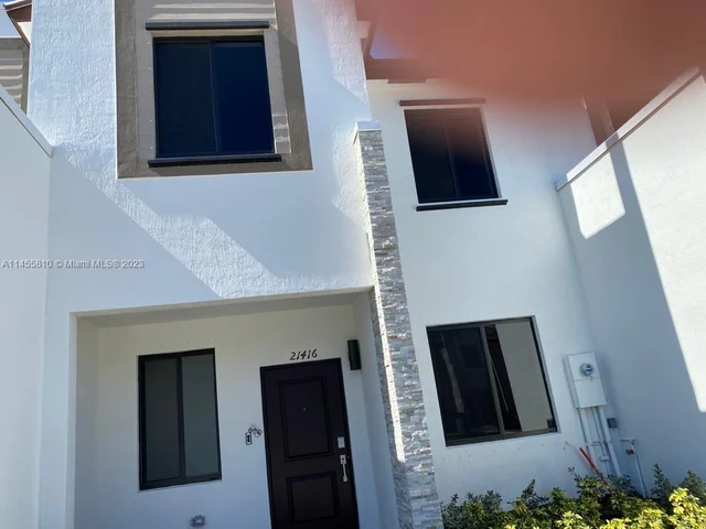 21416 NE 3rd Path # 21416, Miami FL 33179