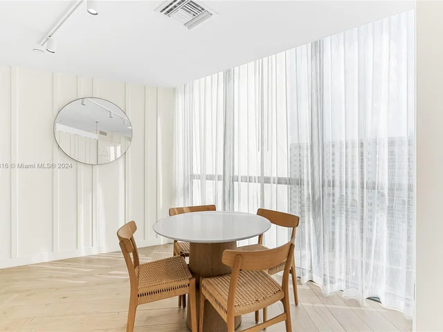 2201 Collins Ave # 1429, Miami Beach FL 33139