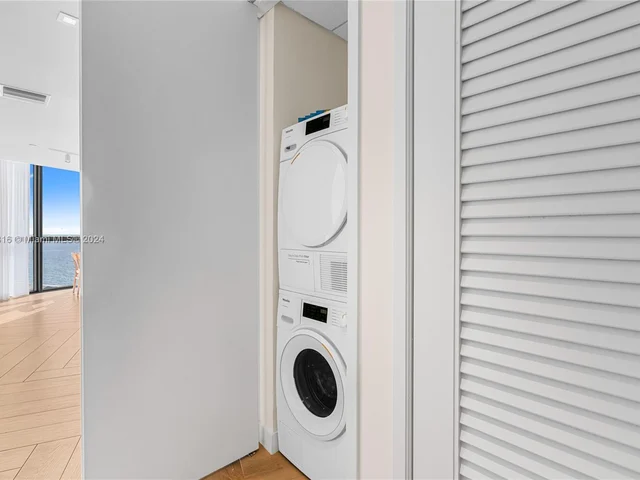 2201 Collins Ave # 1429, Miami Beach FL 33139