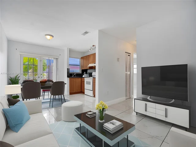 1028 SW 2nd St # 4, Miami FL 33130