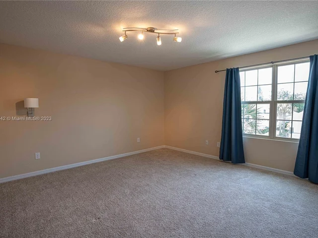 6981 Phillips Reserve Ct, Orlando FL 32819