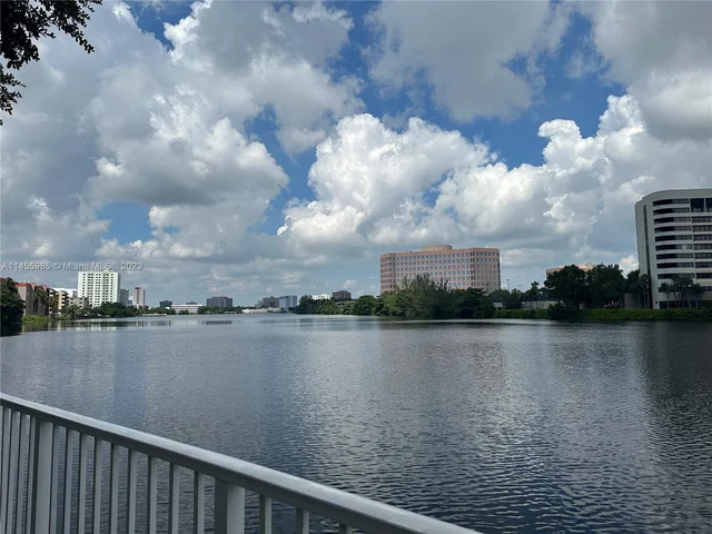 5085 NW 7th St # 816, Miami FL 33126