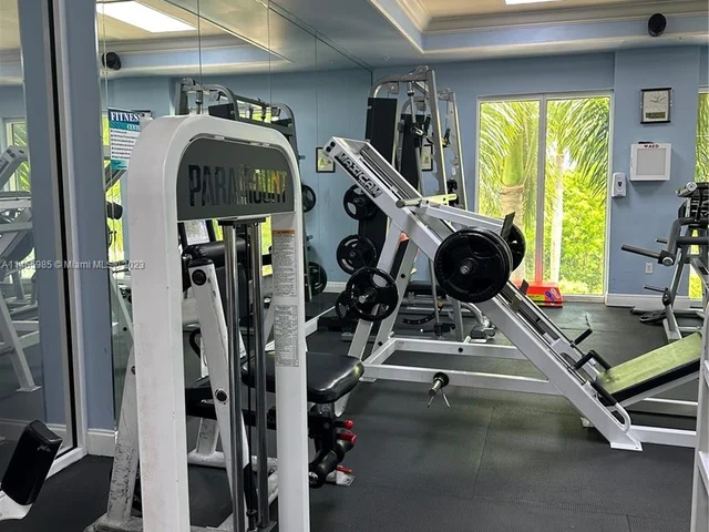 5085 NW 7th St # 816, Miami FL 33126