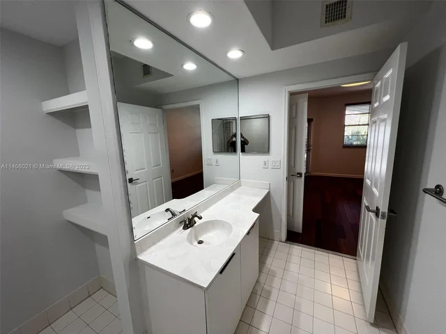 3165 NE 184th St # 6304, Aventura FL 33160