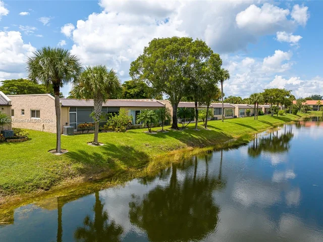 125 Lake Gloria Dr # 125, West Palm Beach FL 33411