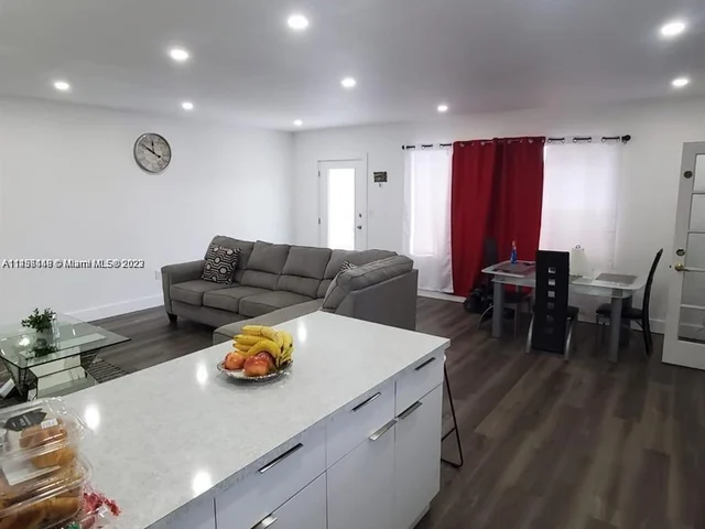 3127 NW 106th St, Miami FL 33147