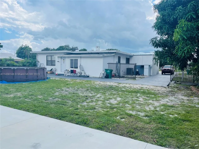 3127 NW 106th St, Miami FL 33147