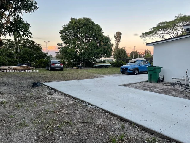 3127 NW 106th St, Miami FL 33147