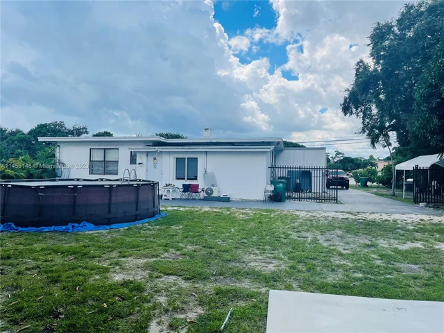 3127 NW 106th St, Miami FL 33147