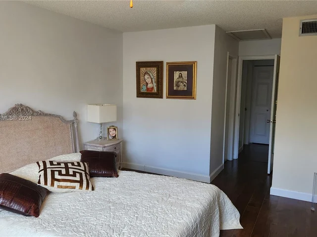 35 Colonial Club Dr. # 203, Boynton Beach FL 33435