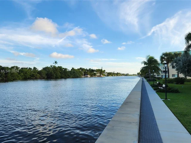 35 Colonial Club Dr. # 203, Boynton Beach FL 33435