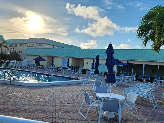 35 Colonial Club Dr. # 203, Boynton Beach FL 33435