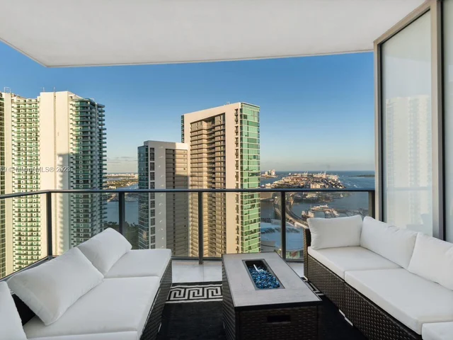 851 NE 1st Ave # 4207, Miami FL 33132