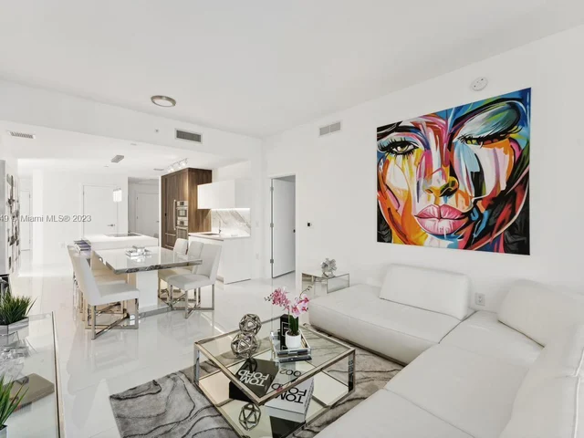 851 NE 1st Ave # 4207, Miami FL 33132