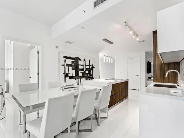 851 NE 1st Ave # 4207, Miami FL 33132