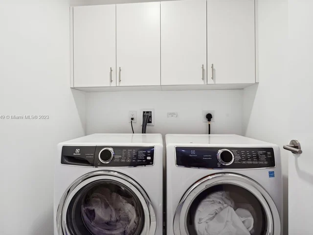 851 NE 1st Ave # 4207, Miami FL 33132