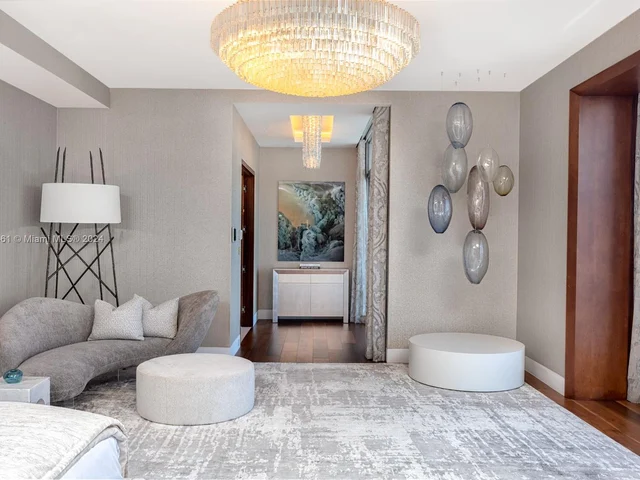 1425 Brickell Ave, Miami FL 33131