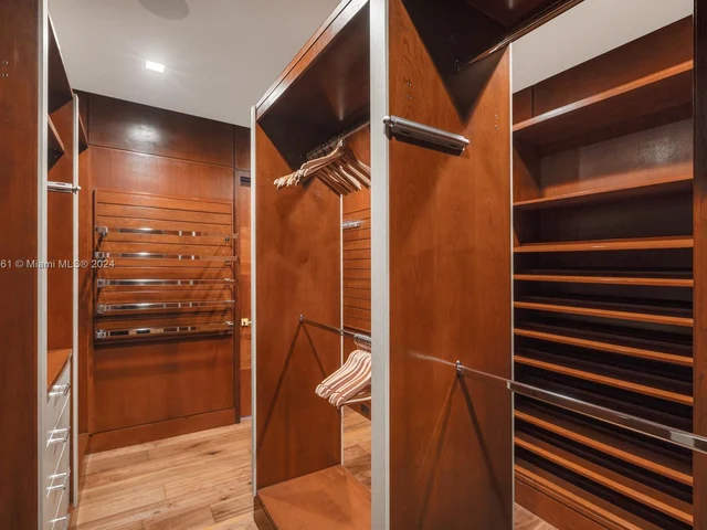 1425 Brickell Ave, Miami FL 33131