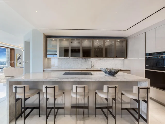 1425 Brickell Ave, Miami FL 33131