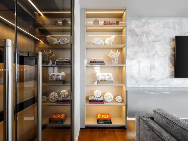 1425 Brickell Ave, Miami FL 33131