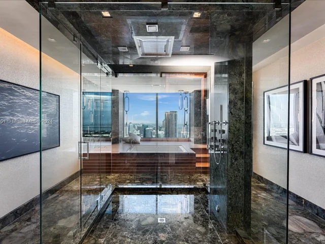 1425 Brickell Ave, Miami FL 33131