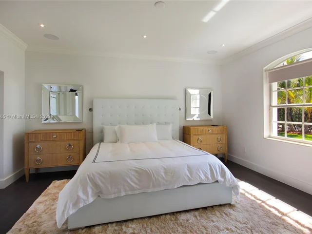 145 S Hibiscus Dr, Miami Beach FL 33139