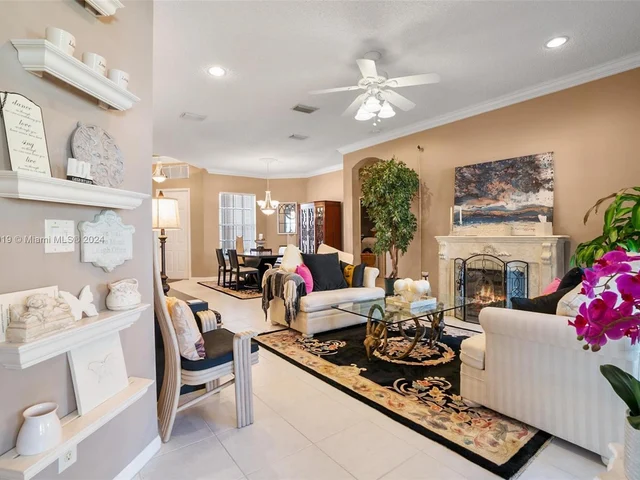 6569 Jog Estates Ln, Boynton Beach FL 33437