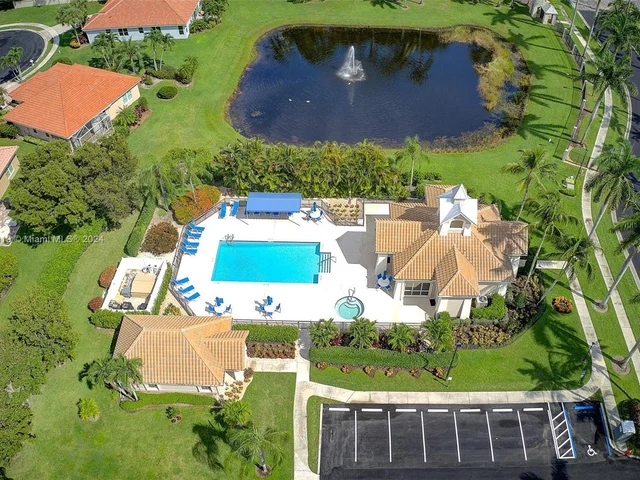 6569 Jog Estates Ln, Boynton Beach FL 33437